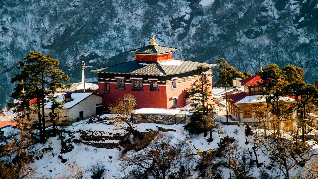 Tengboche Monastery, Everest in winter
