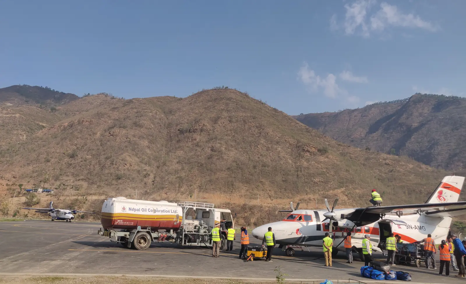 Loading baggages before taking off