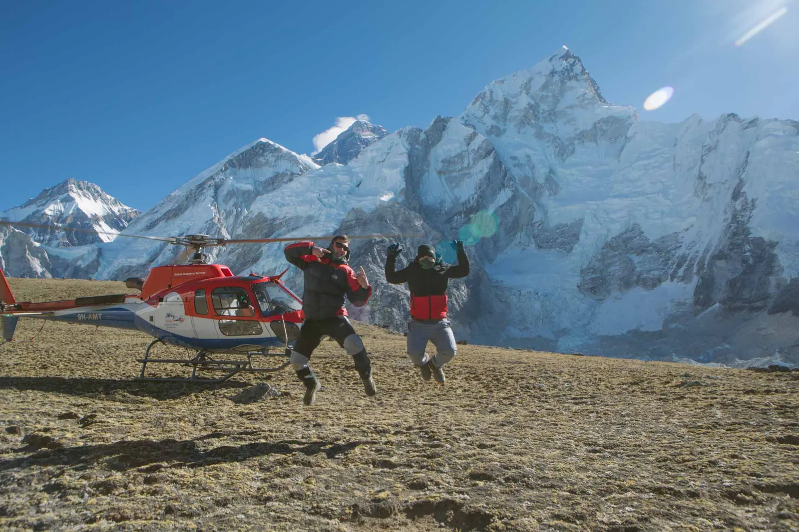 Helicopter landing in Kalapatthar