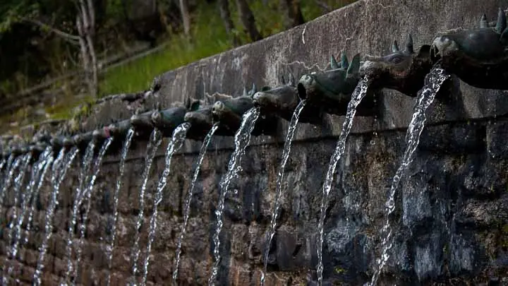 108 Water Spouts