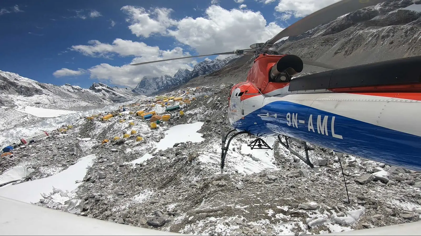 heli trek to ebc