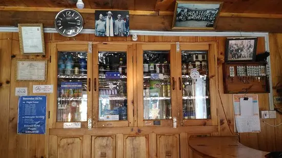 Everest Hotel and Restaurant