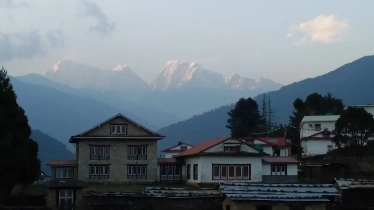 Everest Hotel and Restaurant