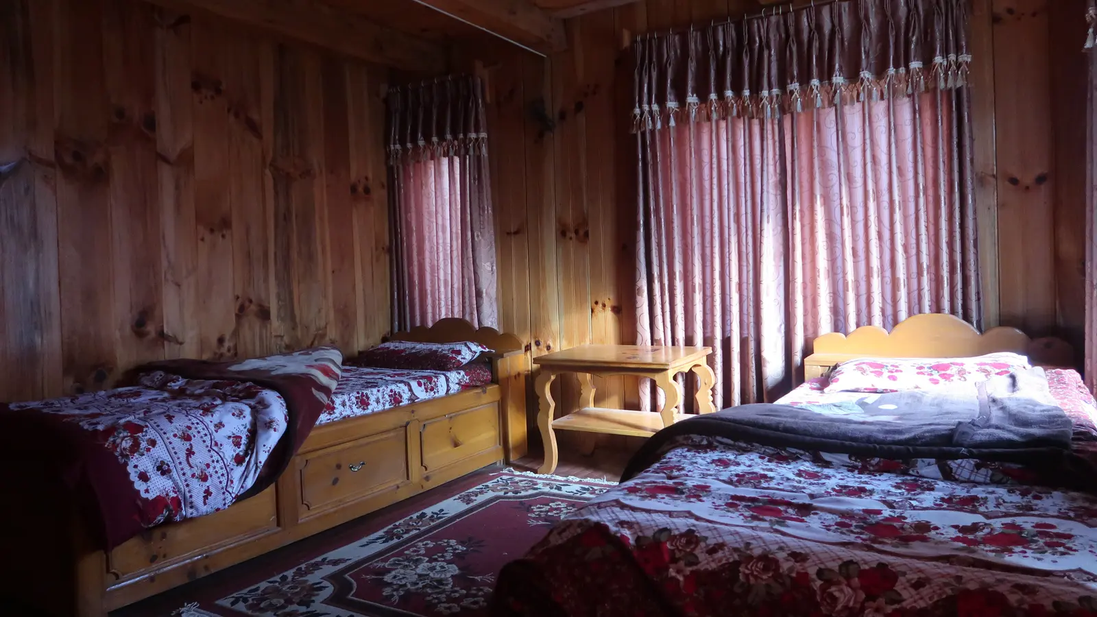 Everest Hotel and Restaurant