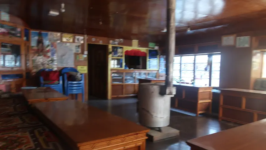 Everest Lodge