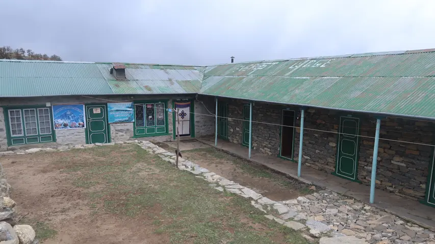 Everest Lodge