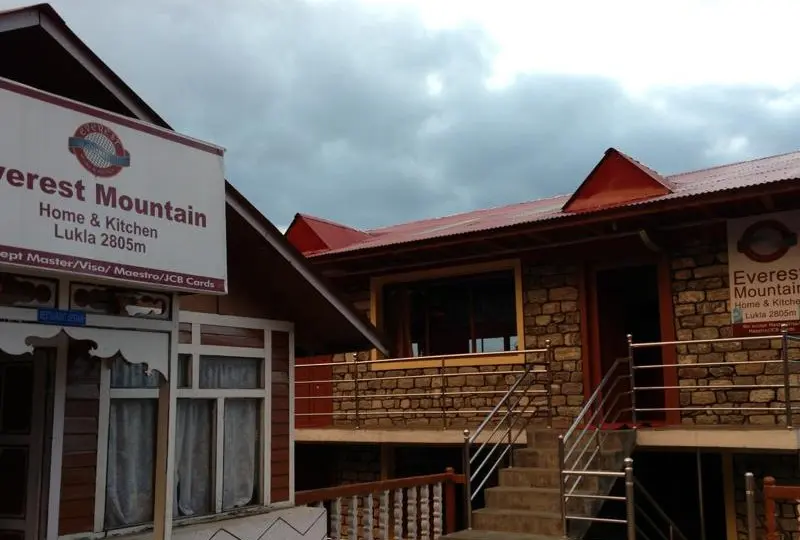 Everest Mountain Home