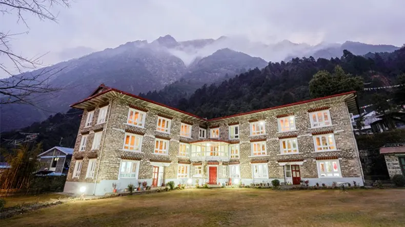 Everest Summit Lodge