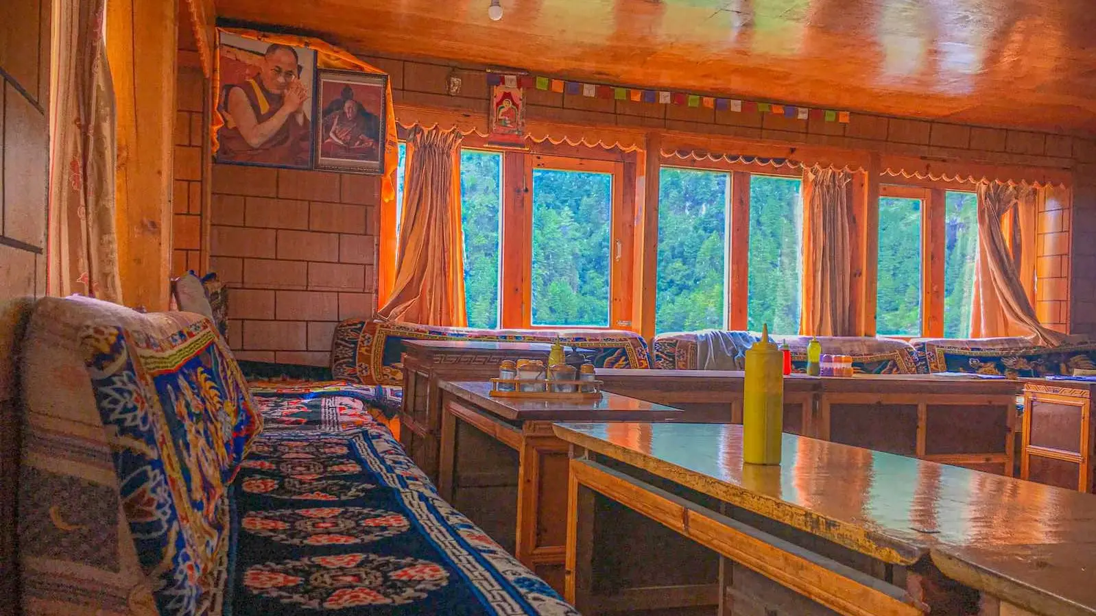 Hotel Summit