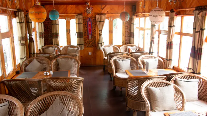 Mount Kailash Lodge And Restaurant