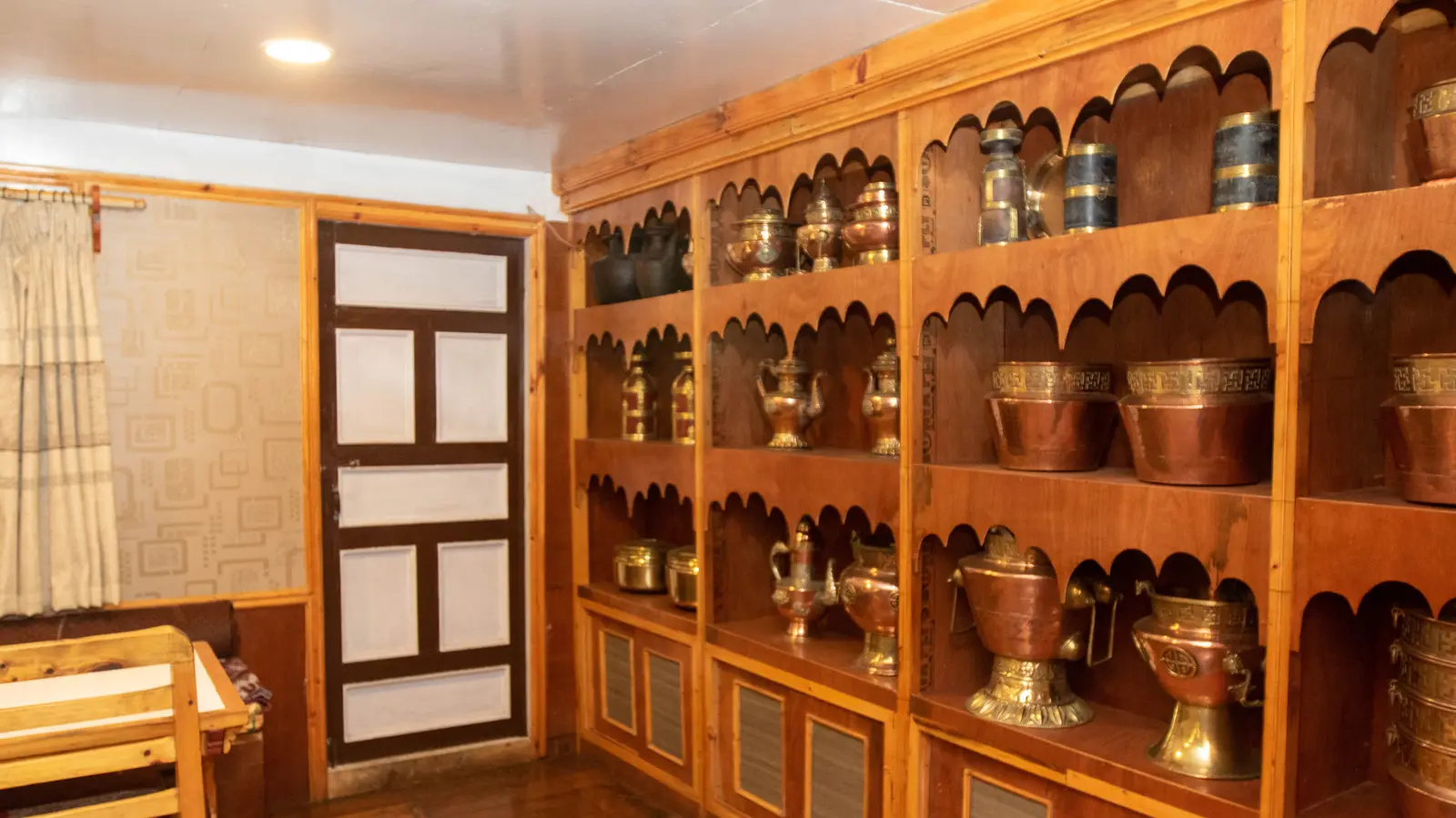 Mount Kailash Lodge And Restaurant