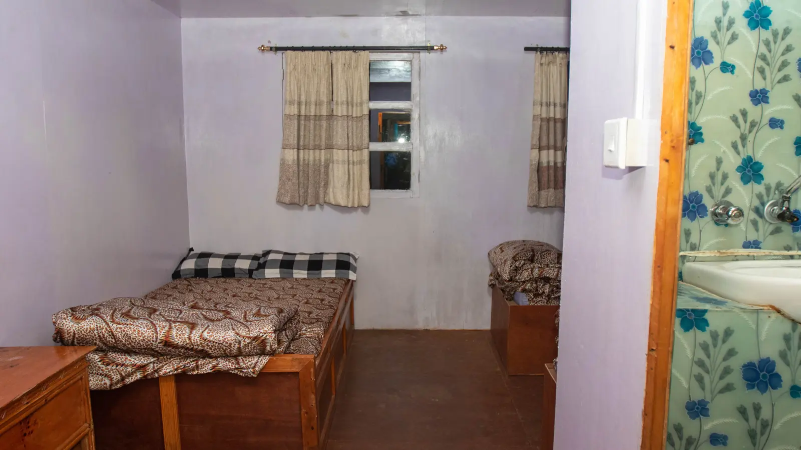 Mount Kailash Lodge And Restaurant