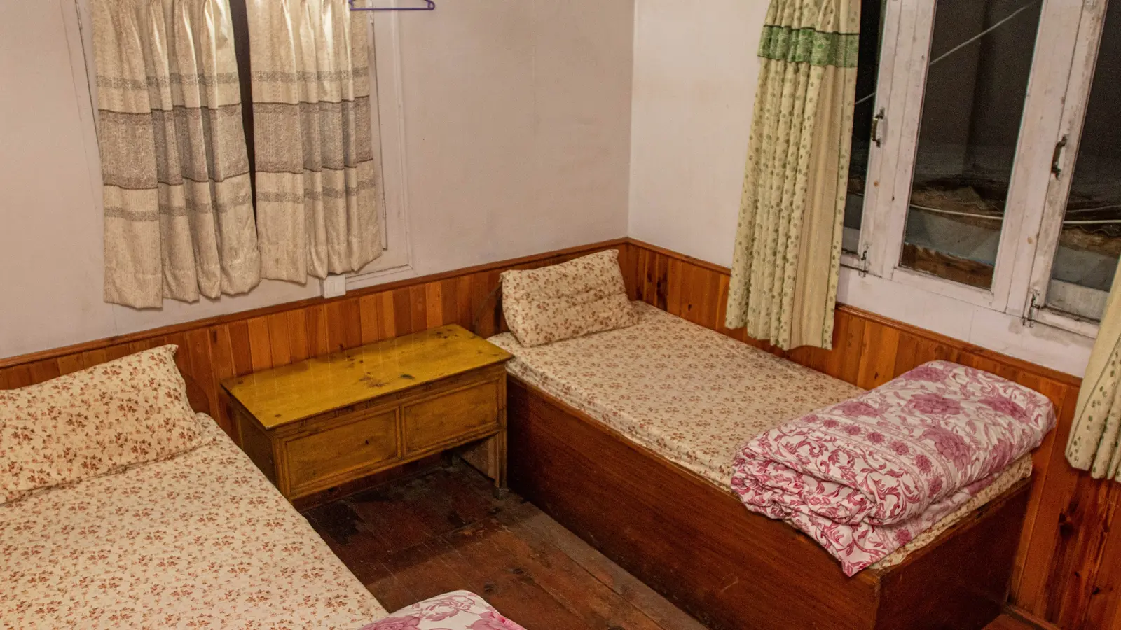 Mount Kailash Lodge And Restaurant