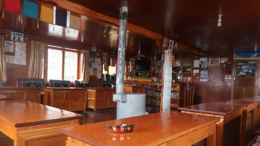 Thamserku View Lodge And Restaurant