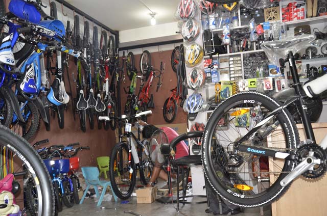 Universal bike shop